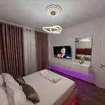 Unique 1 Minute From The Centre * Elbasan