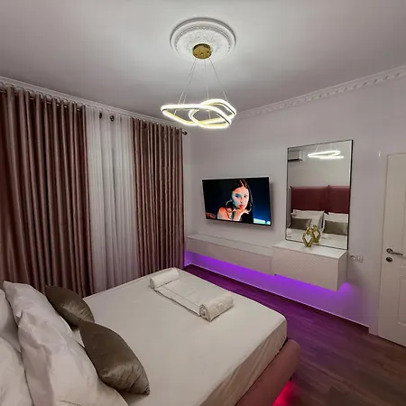 Unique 1 Minute From The Centre