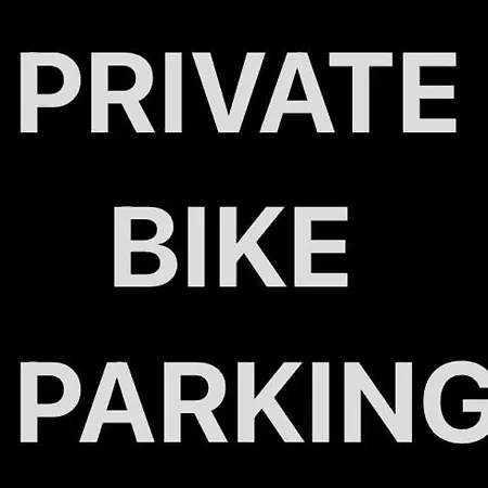 Unique 1 Minute From The Centre Elbasan