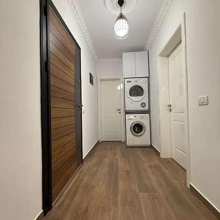 Unique 1 Minute From The Centre Apartman Elbasan