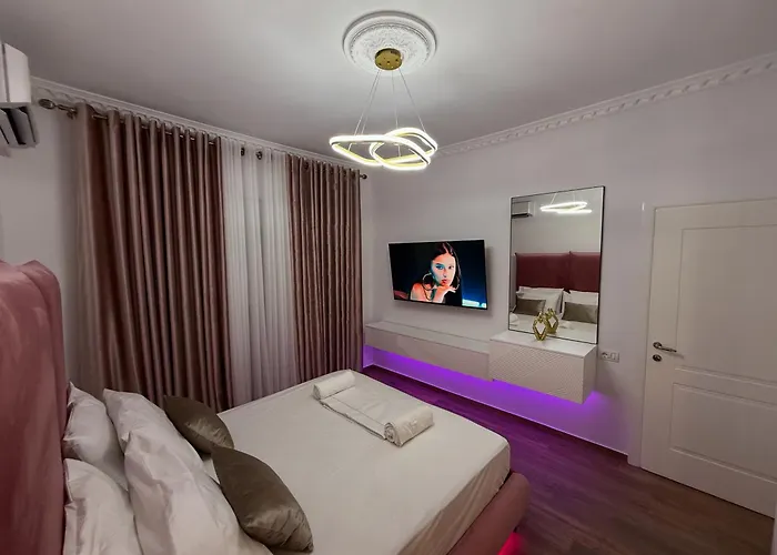 Unique 1 Minute From The Centre