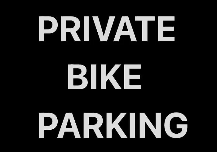 Unique 1 Minute From The Centre 爱尔巴桑